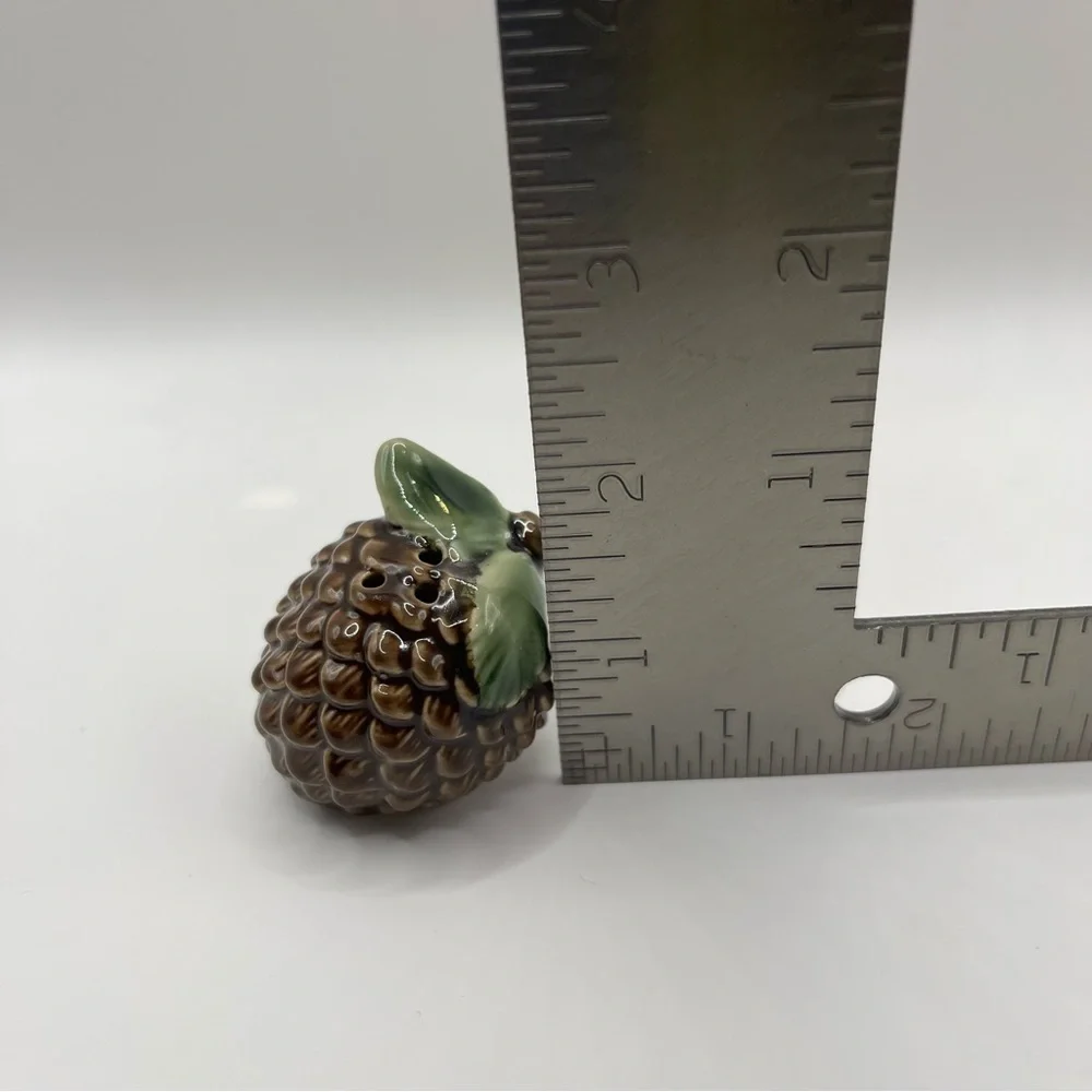 Vintage Squirrel & Acorn Salt and Pepper Shakers Woodland Rustic Kitchen Decor